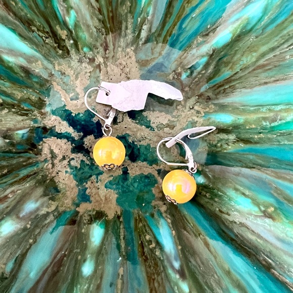 Earring Lot! Lot of 8 dangle ball earrings. - Picture 4 of 10